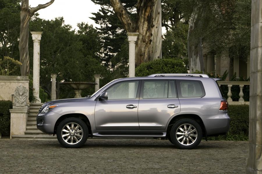  Lexus LX570 2008 года  (фото 128 из 221)